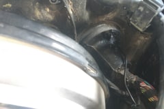 Pretiahnuty kabel prednej kamery